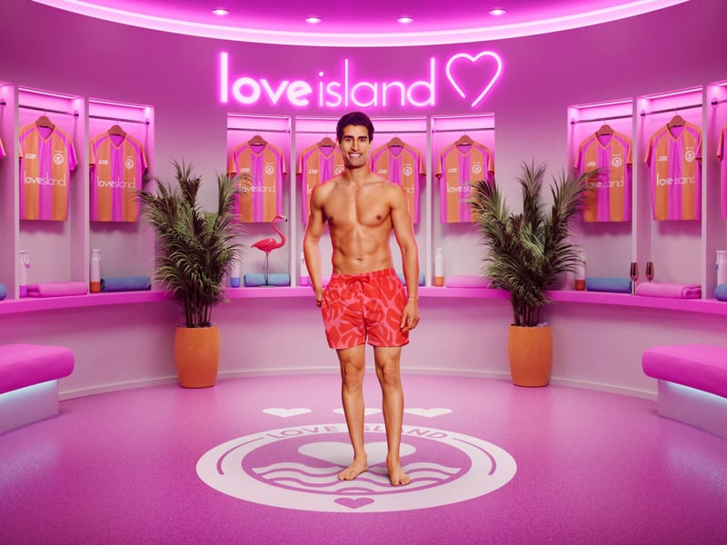 Samraj is a 25-year-old model from Birmingham.
His type: "I don’t have a type, if you’re pretty. If you
look at my history of dating, all girls have been different! I like the way a woman carries herself, her mannerisms. I like that."
His turnoffs: "Someone who thinks they’re right by being the loudest person in the room, who wants to pick an argument. I don’t like getting involved in stuff that doesn’t involve me."