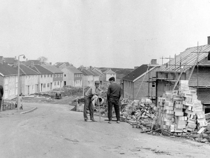 Overspill housing on the Langley Farm estate is pictured on May 22, 1959, built to accommodate families relocated from Birmingham. The scheme formed part of the wider “Birmingham overspill” programme, an initiative that ultimately helped pave the way for the creation of Dawley New Town