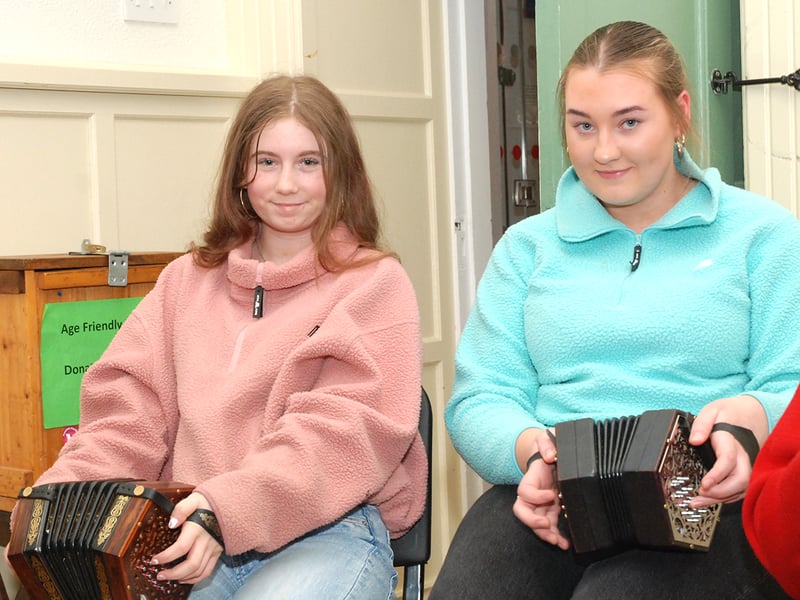 Maria Madden and Leah Byrne, both junior members of Roscrea Comhaltas