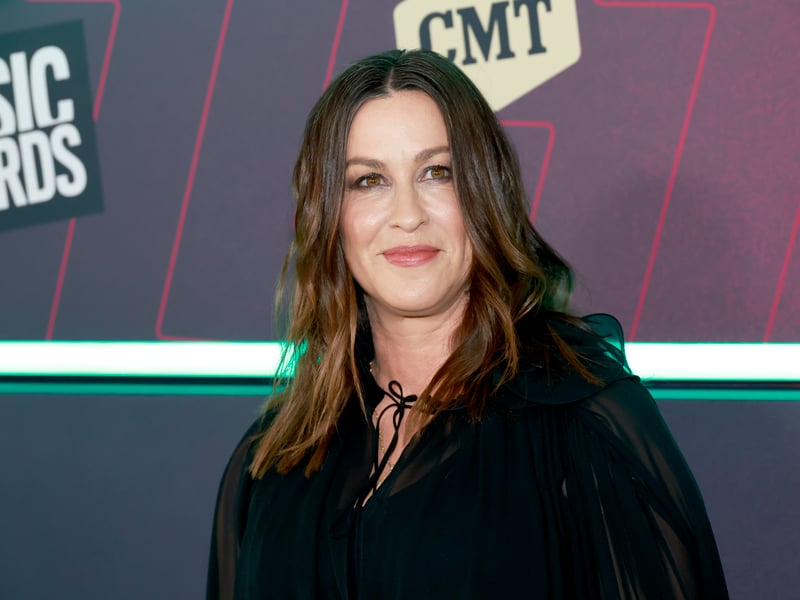 After playing the OVO Hydro in 2025, Canadian star Alanis Morissette will headline her own Summer Session at Glasgow’s Bellahouston Park on Tuesday, June 30. For the massive performance, support will come from Wet Leg and Skunk Anansie.