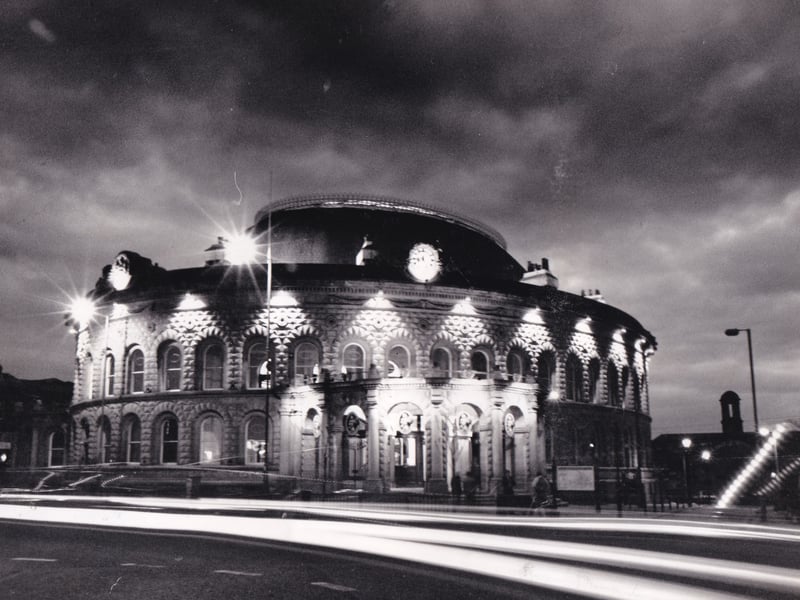 Leeds Corn Exchange at night in April 1990.