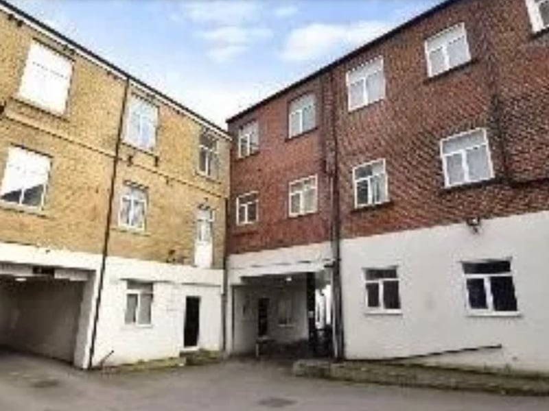 This flat in Armley, Leeds, boasts a generous double bedroom, a reception area and bathroom. It benefits from various local amenities, including shops and restaurants, and there are good transport links.