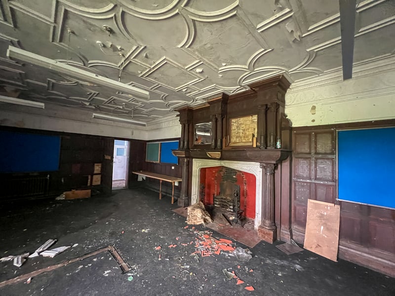 Bond Wolfe Skilts School 