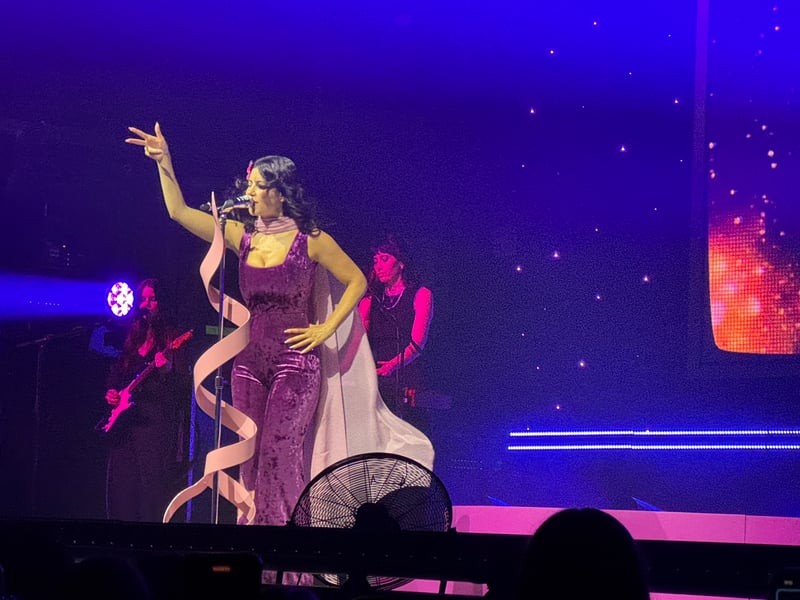 In total she played 10 songs from 'Princess of Power'.