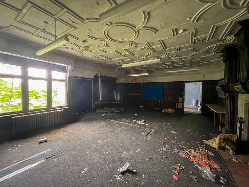 Bond Wolfe Skilts School 