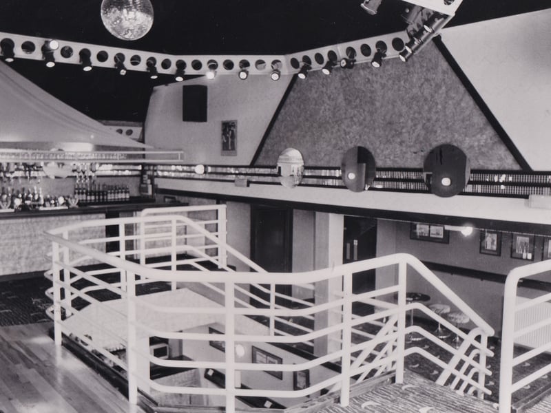 Another photo from inside the QE3 wine bar and restaurant on Green Lane. Pictured in March 1988.