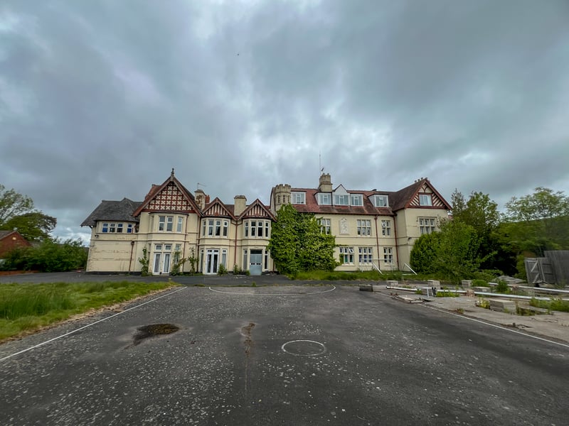 Bond Wolfe Skilts School