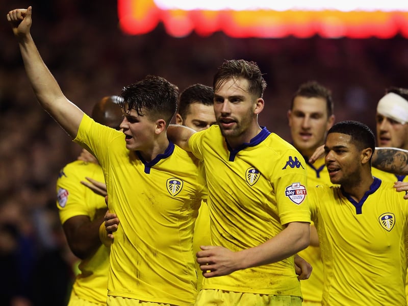 The simplest of designs from Kappa but that's what made it so nice. A decent shade of yellow and, for the only time in this ranking, no front-of-shirt sponsor. The collar was a bit dodgy though.