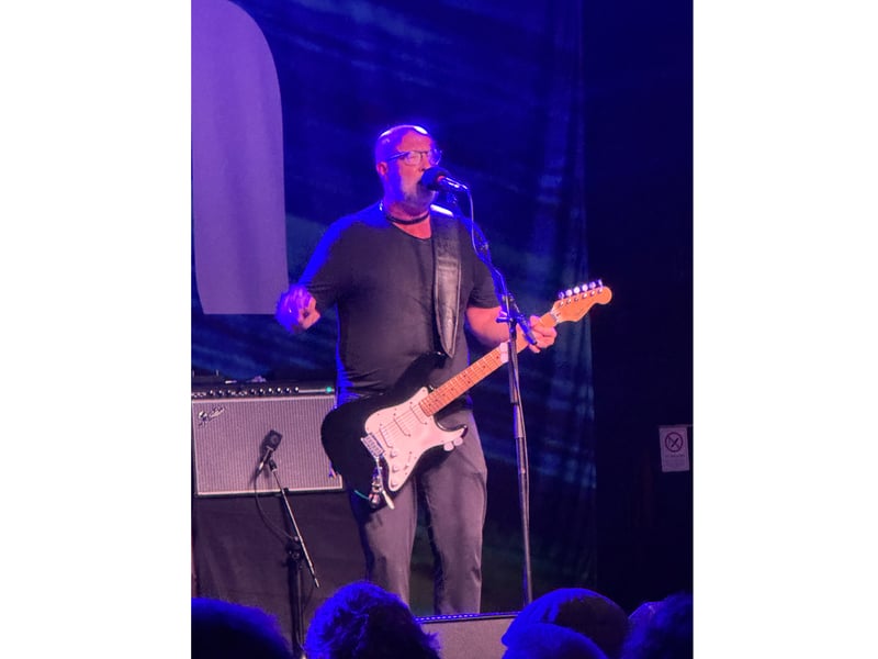The crowd were treated to two new songs - ‘Long Live Love‘ and ‘House of Dead Memories‘.