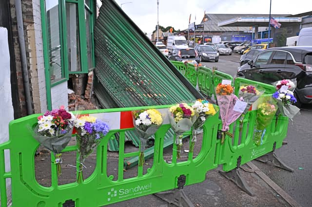 West Midlands Police are investigating a fatal car crash High street, Princes End, Tipton where one man died, while five others, including a woman and four children, were taken to hospital. The police said that they were called to High Street in Princes End after a vehicle hit a Chinese takeaway store front. Despite the best efforts of paramedics, the driver of the Honda Civic, a 48-year-old man, died at the scene.
