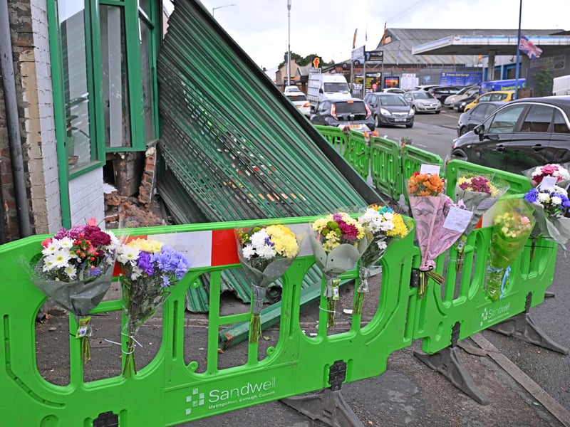 West Midlands Police are investigating a fatal car crash High street,  Princes End, Tipton where one man died, while five others, including a woman and four children, were taken to hospital. The police said that they were called to High Street in Princes End after a vehicle hit a Chinese takeaway store front. Despite the best efforts of paramedics, the driver of the Honda Civic, a 48-year-old man, died at the scene.