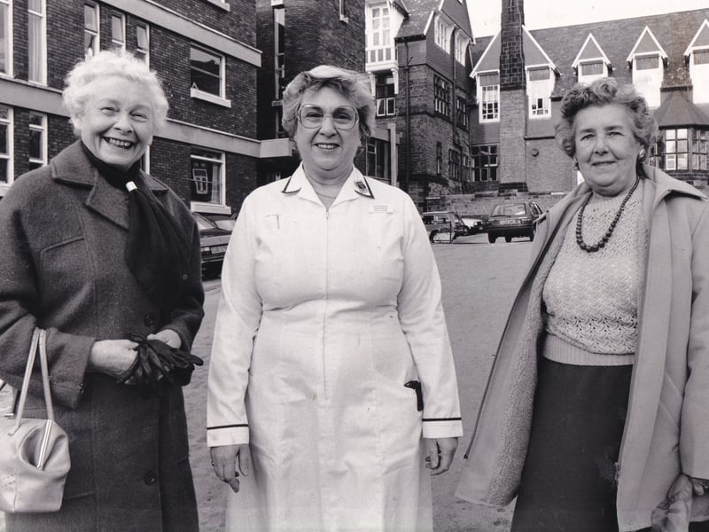 Superintendent radiographer Mss D Chant with former patients Irene Dixon, left, and  Eva Tasker at Chapel Allerton Hospital in November 1986.
