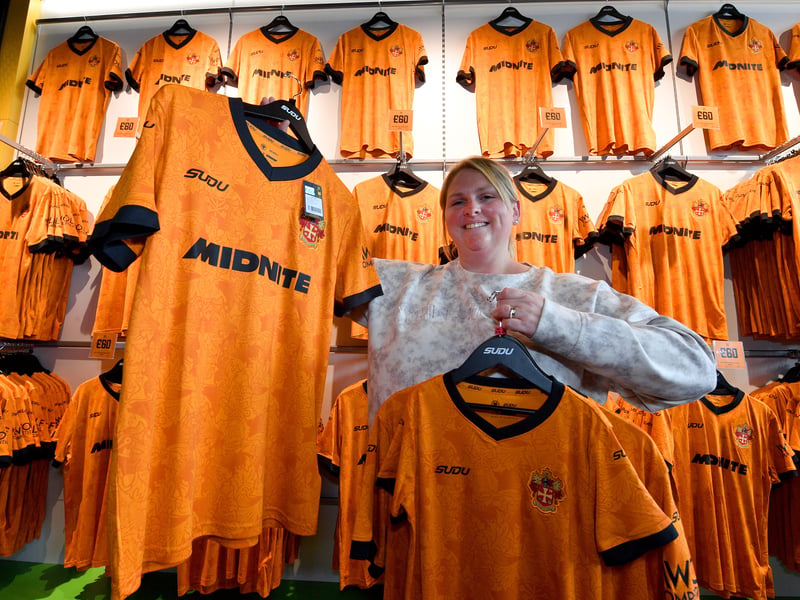 Fan Claire Bond with the kit.