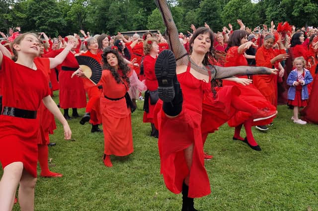 This Kate Bush was able to lift her leg up high during the celebration of the English singer at Meadows Festival.