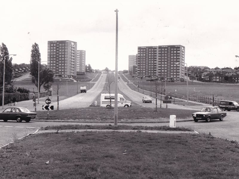 June 1980 and the roundabout at the junction of Amberton Road and Oak Tree Drive was praised for its safety record.