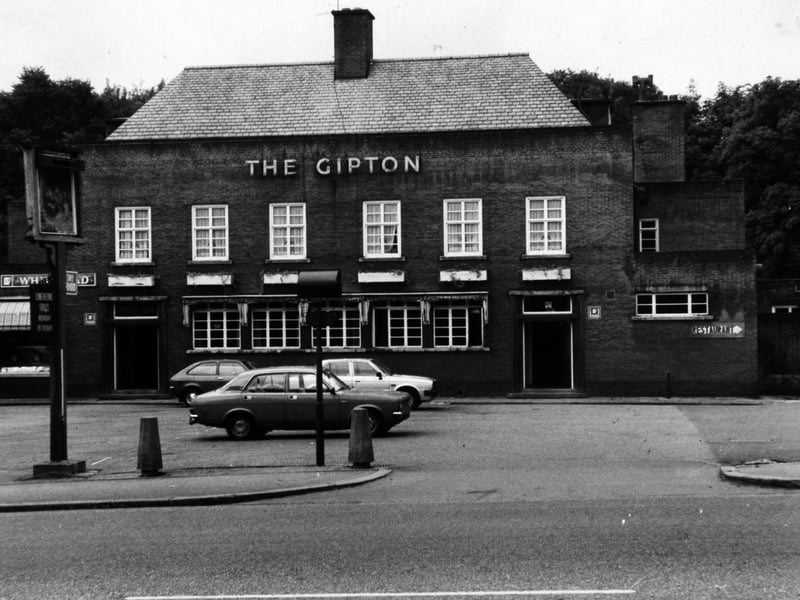 Did you drink here back min the day? The Gipton on Roundhay Road pictured in June 1982. The landlord at the time was Ronald Winter.