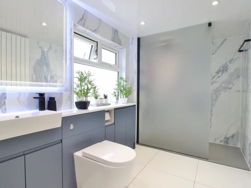 Take a look inside this two bedroom end of terrace Southsea home that comes with a pub. 