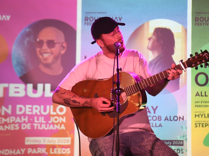 With a solid professional background already rooted in the music industry, he understands exactly how to command a crowd's attention from the very first chord.