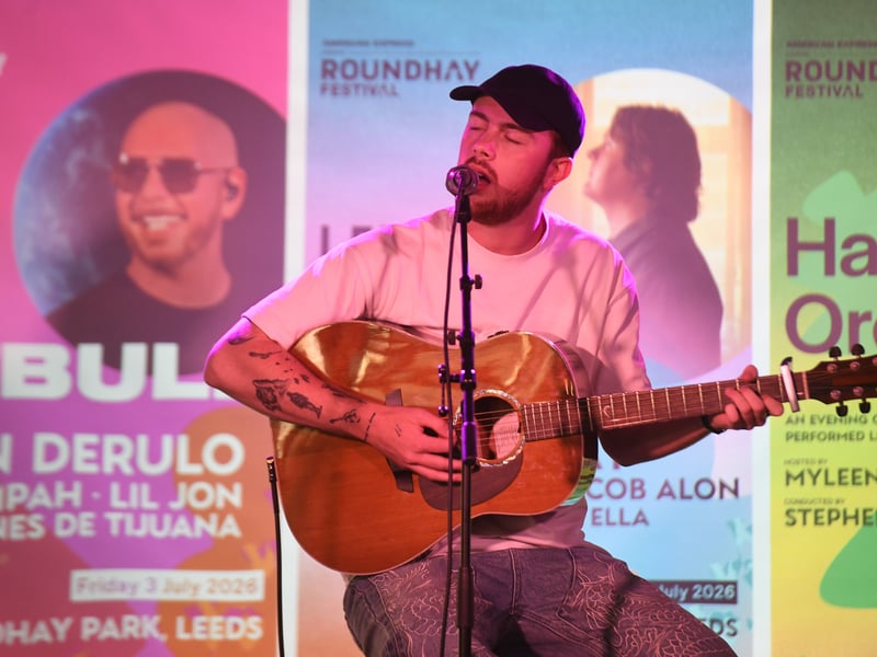 In a modern music industry heavily dominated by online trends and digital algorithms, Mercer has chosen a fiercely independent path for his career development.