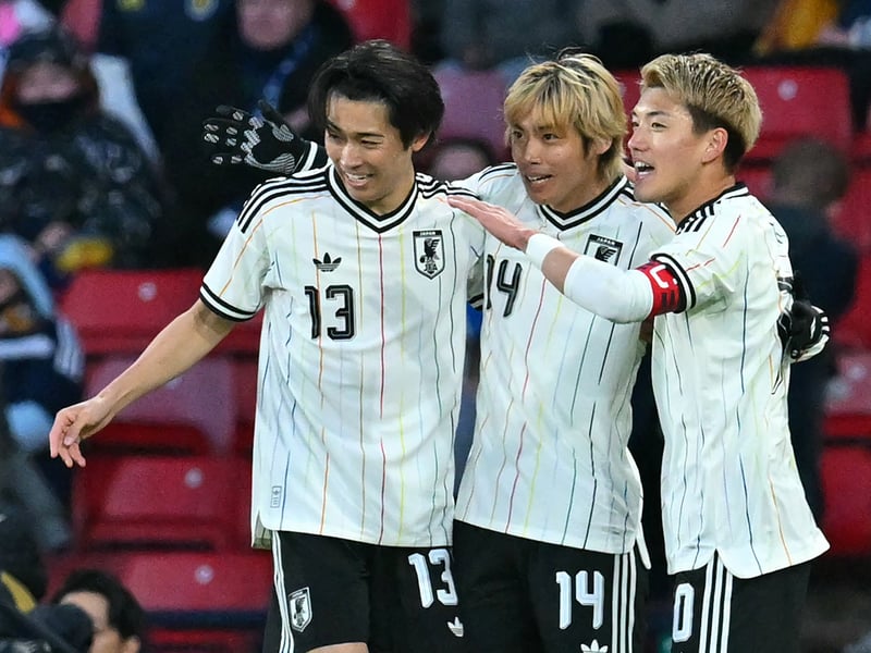 Have some mercy for our bank accounts alright, Adidas? The kit manufacturers have knocked it out the park yet again with this stunning Japan away kit. Basic, but brilliant, it's a design that doesn't venture too far out of the norm but still maintains a unique style.