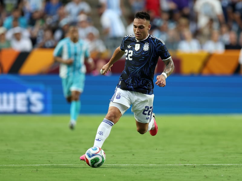 We're not going to lie to you, we weren't sure on the shirt at first glance, but combined with the white shorts and socks, this works, doesn't it?