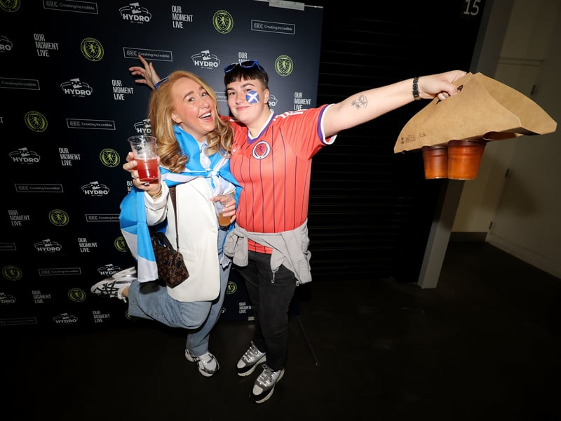 Everyone is set to have a great night at the Hydro