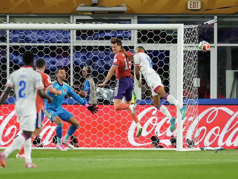 This was a good performance from the centre-half. Made an excellent headed clearance to stop Isidor from scoring in the first half. Kept the Sunderland man pretty quiet. Used the ball well from the back. 8