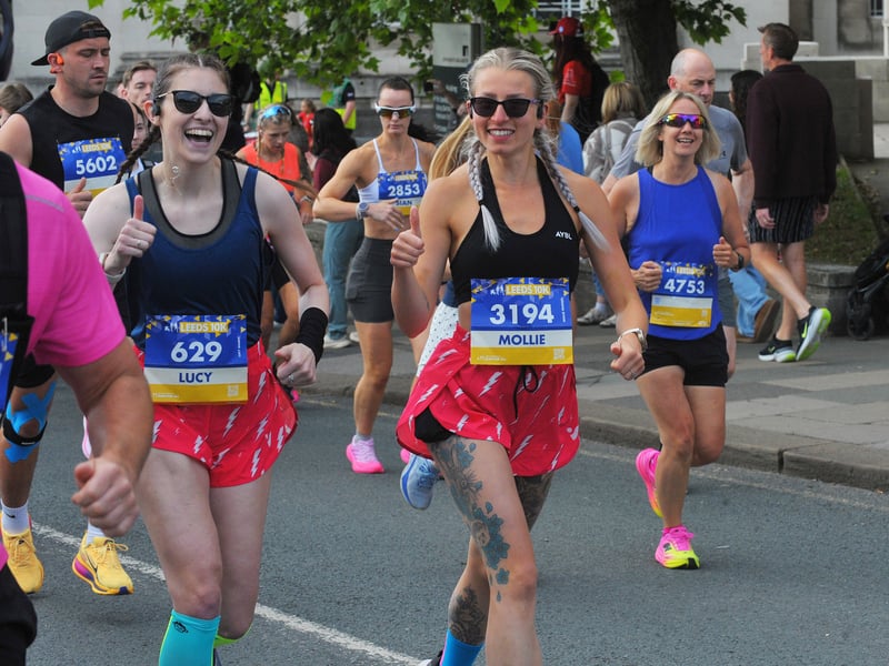 The runners set off  Lucy and Mollie enjoying their morning 