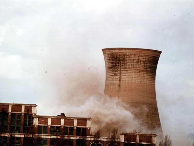 Kirkstall Power Station at the time of the demolition of the cooling tower in April 1979.