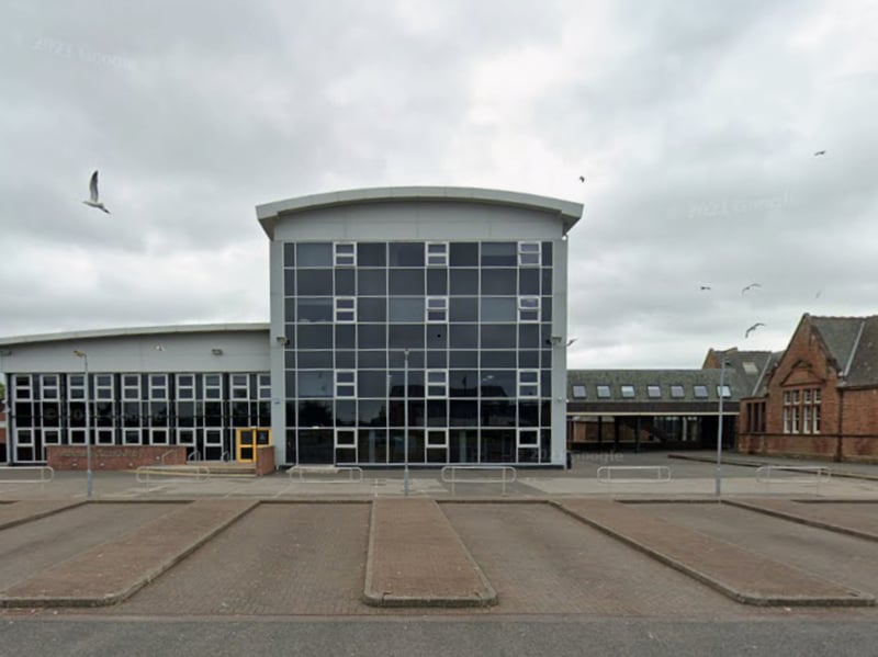At Annan Academy 19 per cent of pupils gain at least five Highers. 9.1 per cent of the secindary's 908 pupils come from 'deprived' backgrounds.