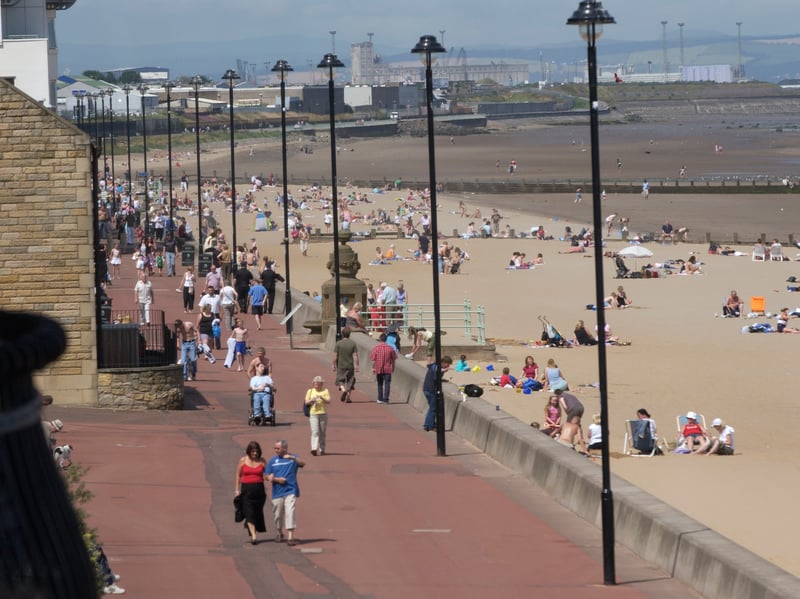 A sunny day on Portobello Beach in July 2006.