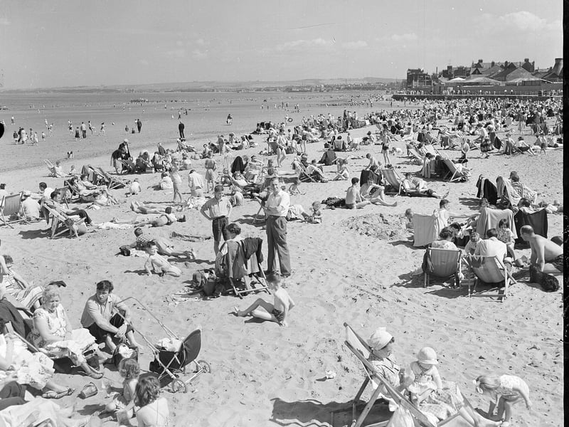 Holidaymakers on Portobello Beach in July 1959.