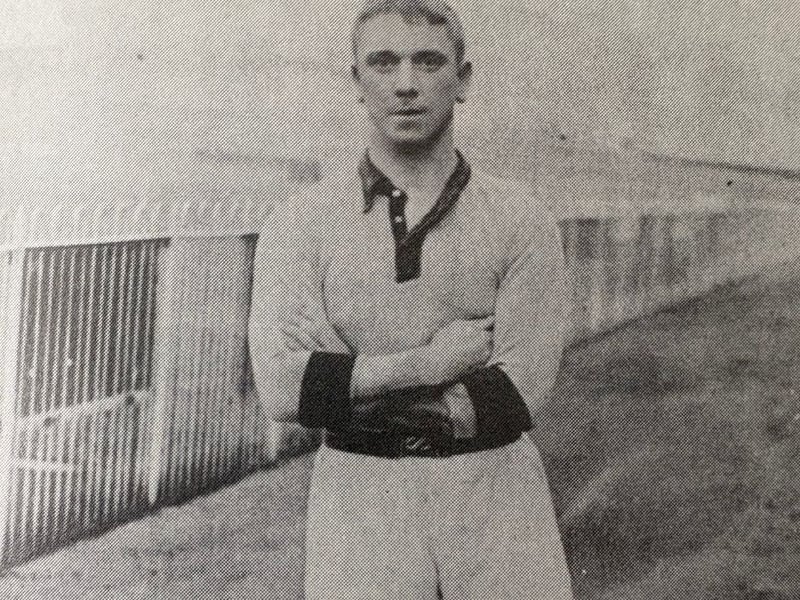 One cap (1900)