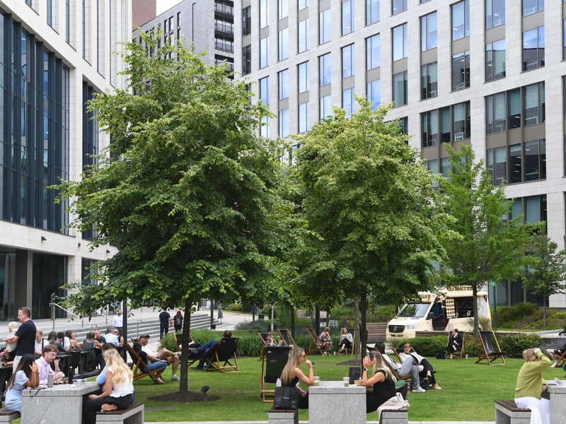 Wellington Place was also a popular area in the city for those to get together and enjoy the sunshine.