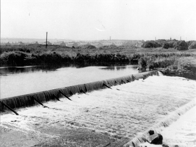 The weir at Thwaite Mills pictured circa 1960.