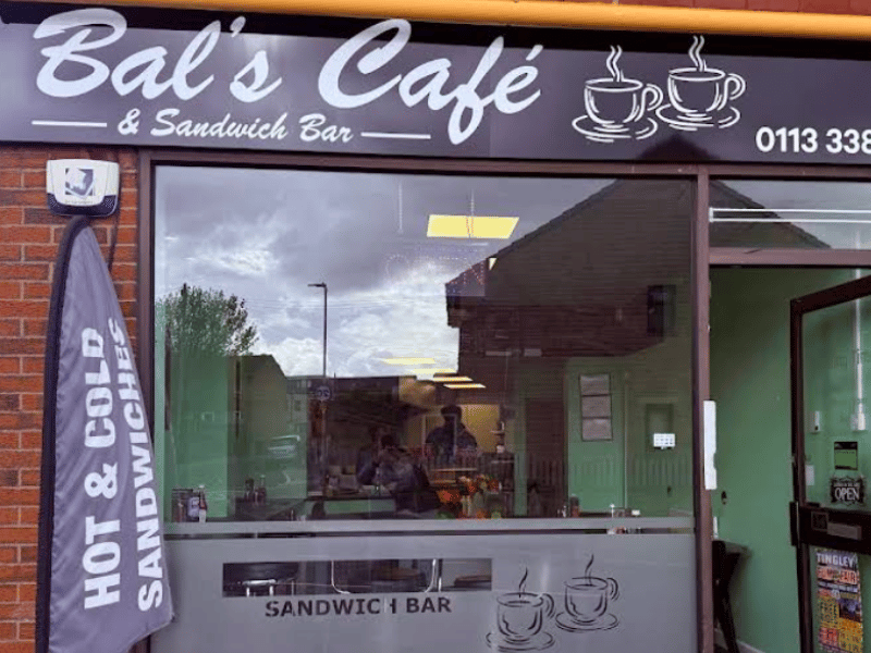 A beloved Churwell institution, Bal’s has earned legendary status for serving up what many consider the finest, proper no-nonsense full English breakfast in the district. It’s fiercely popular for its massive portion sizes, flawless fried bread, and the kind of warm, familiar hospitality that makes you feel right at home. 🍴 Elland Rd, Churwell, Morley, Leeds LS27 7SS
