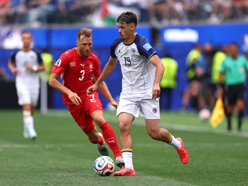 Linked to Manchester United, Sunderland, Inter Milan and Napoli, amongst others, this summer, the versatile 18-year-old attacker offers physical prowess and technically awareness, alongside a real eye for goal. Scored 13 goals and assisted four more in an underperforming RB Salzburg side last season, and is valued at £12million.