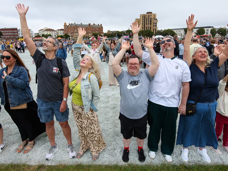 Public on the common.