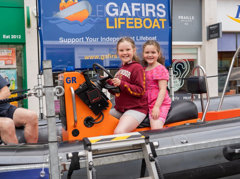 Pictured is Felicity and Primrose Griggs. Pictured by Alec Chapman
