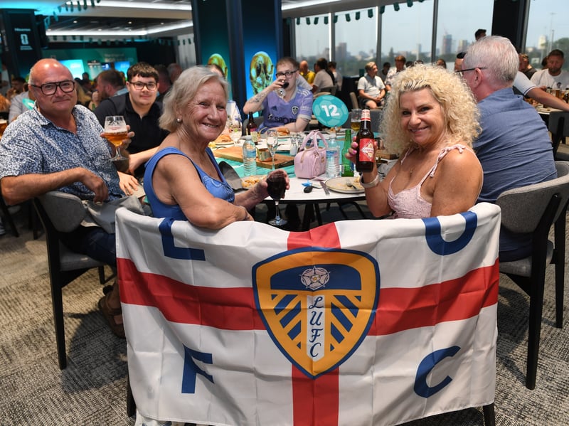 Leeds fans flying the flag ahead of kick off at Elland Road tonight.