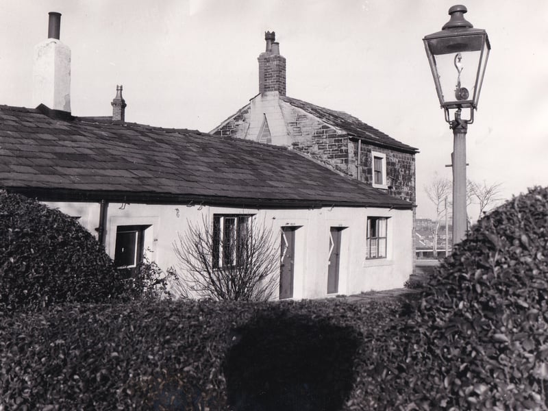 Old cottages off Cross Lane at New Farnley pictured in November 1970.