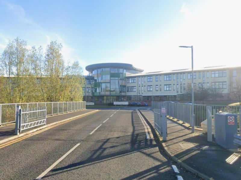 Third place for the best exam results in the Scottish Borders goes to Earlston High School, where 44 per cent of pupils achieve a minimum of five Highers. If the school's 1,075 pupils, 0.8 per cent come from 'deprived' backgrounds.
