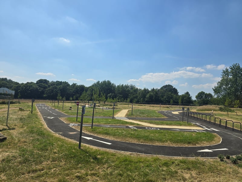 The golf club, set within Temple Newsam’s historic parkland offers two nine-hole courses and the area connects easily to walking routes, open parkland and woodland paths.
