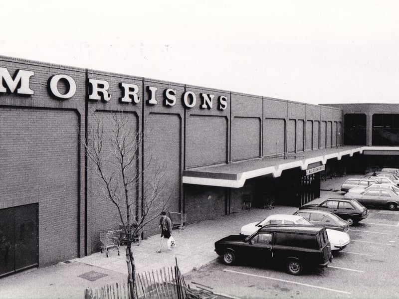 Morrisons at the Hunslet Centre in April 1983.