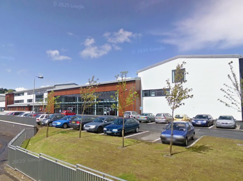 At Dunoon Grammar School 28 per cent of pupils leave with a minimum of five Highers. 22.2 per cent of the secondary's 743 pupils come from 'deprived' families.
