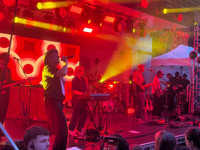 Belle and Sebastian played eight more songs, starting with Piazza, New York Catcher.