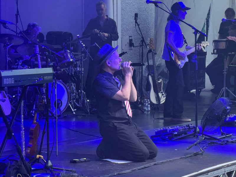 The band once more played a second set of 'fan favourites'.
