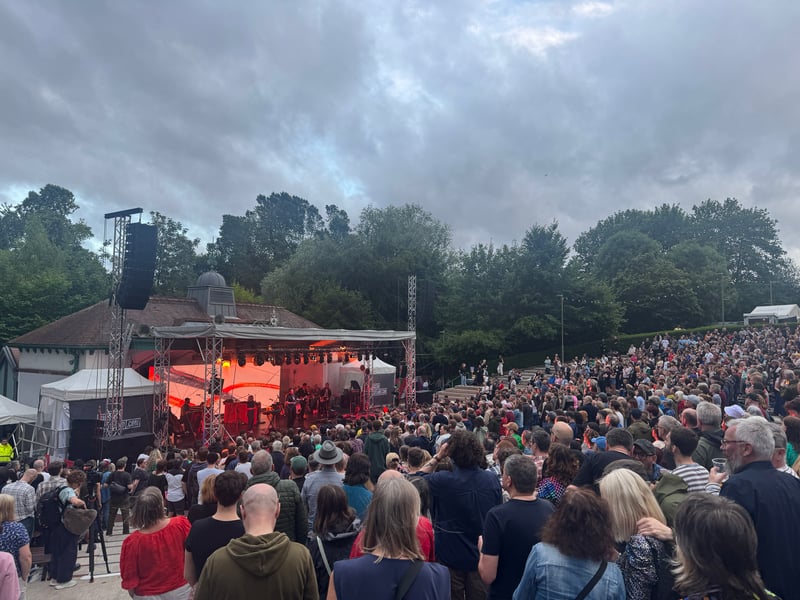 Once again rain was forecasted but the crowd only had to contend with a little drizzle.