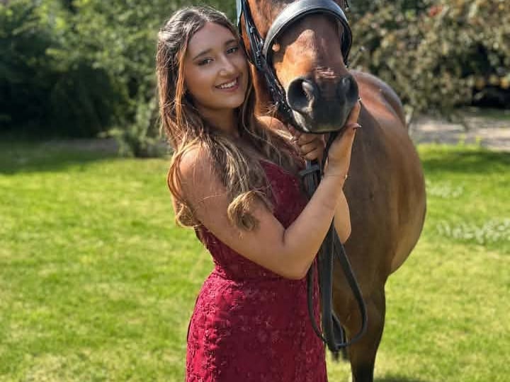 Rebecca Miah-Tonkinson said: "Prom is more fun with pets!"