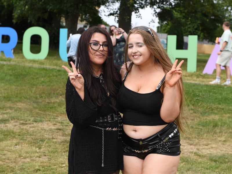 Even more smiling fans have been snapped by our photographer on the first day of Roundhay Festival!